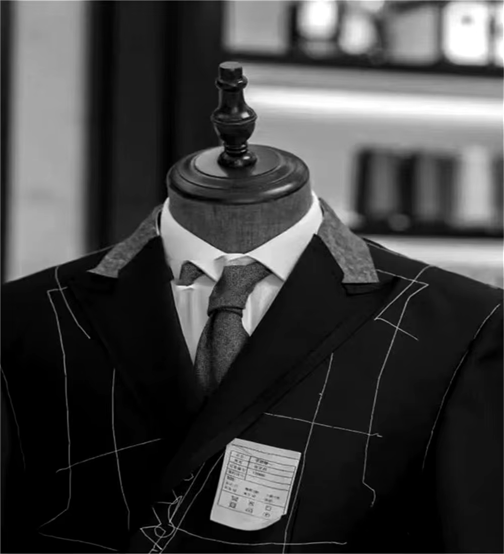Schmal geschnittener gelber He – Men Grooming Outfit Bewertung und Preis
